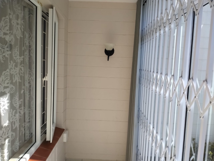 1 Bedroom Property for Sale in Scottburgh Central KwaZulu-Natal