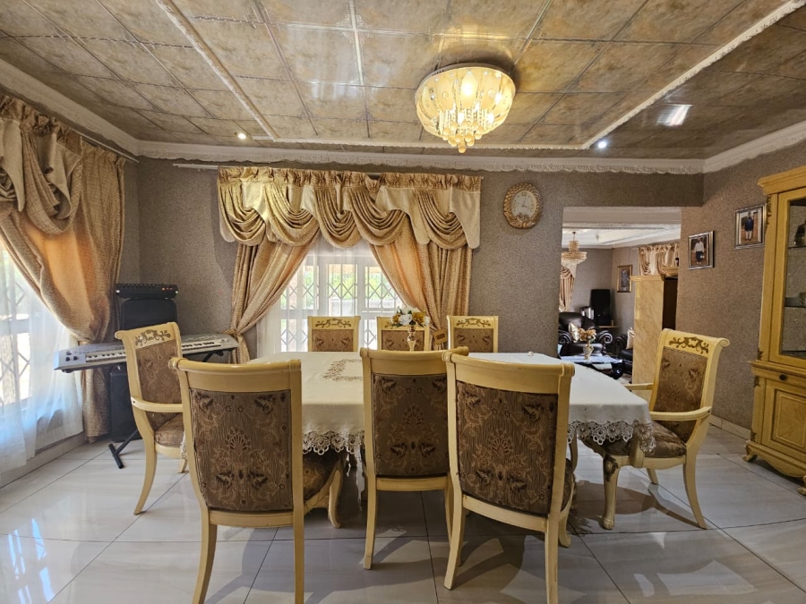 5 Bedroom Property for Sale in Pioneer Park KwaZulu-Natal