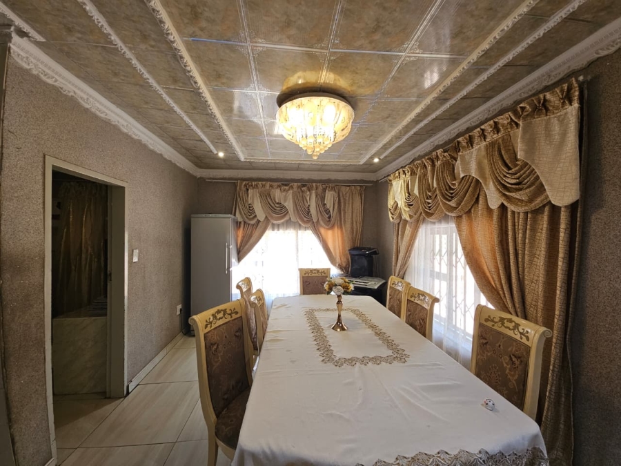 5 Bedroom Property for Sale in Pioneer Park KwaZulu-Natal