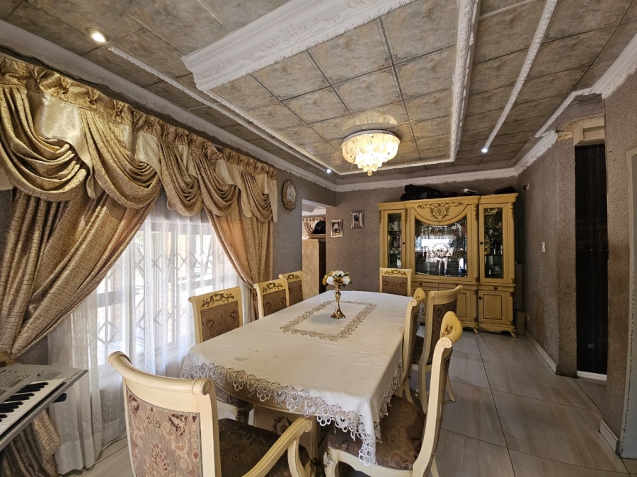 5 Bedroom Property for Sale in Pioneer Park KwaZulu-Natal