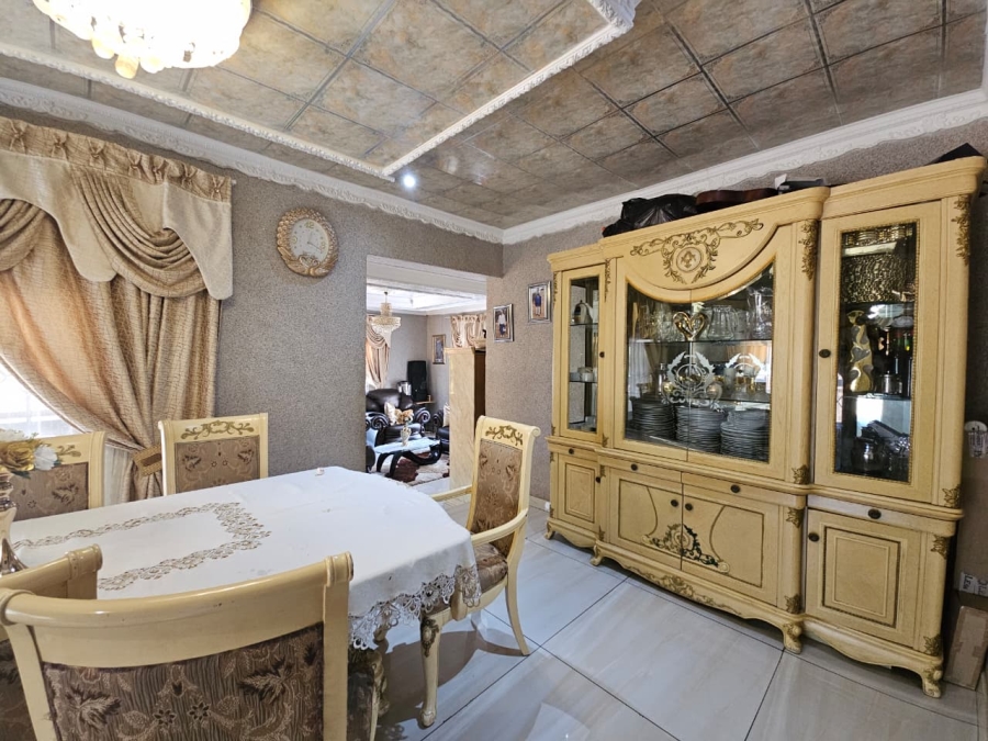 5 Bedroom Property for Sale in Pioneer Park KwaZulu-Natal