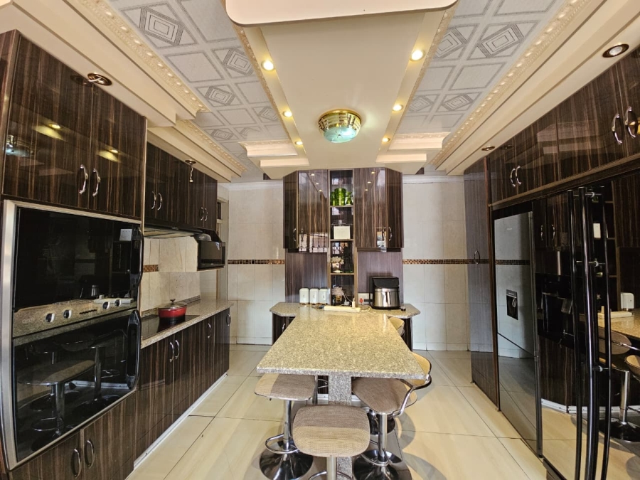 5 Bedroom Property for Sale in Pioneer Park KwaZulu-Natal