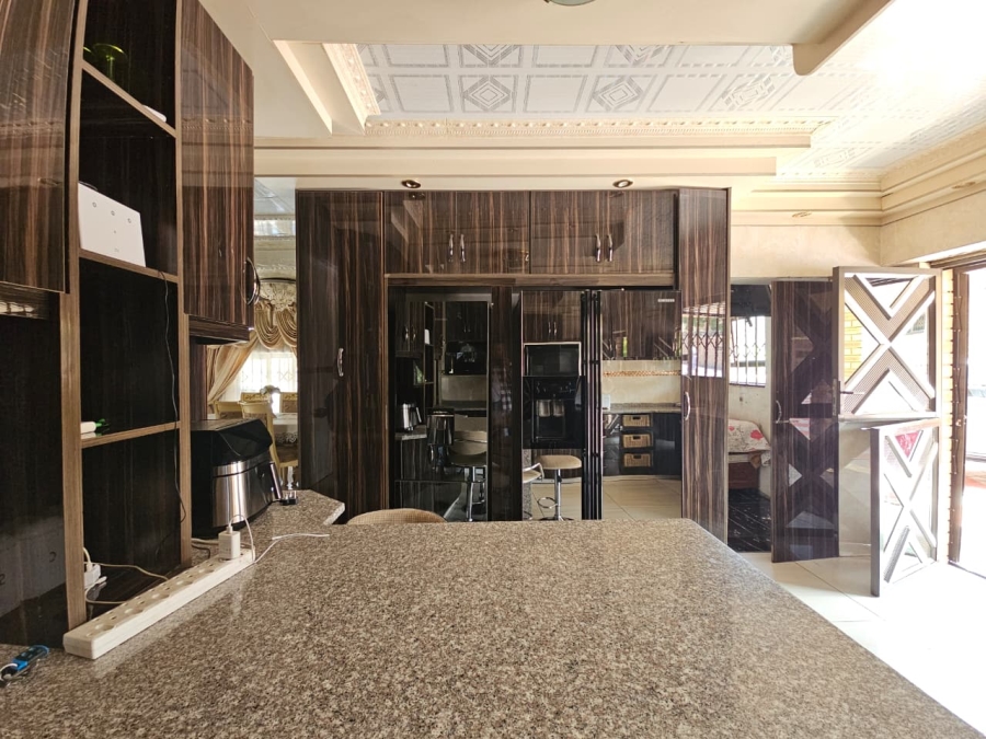 5 Bedroom Property for Sale in Pioneer Park KwaZulu-Natal