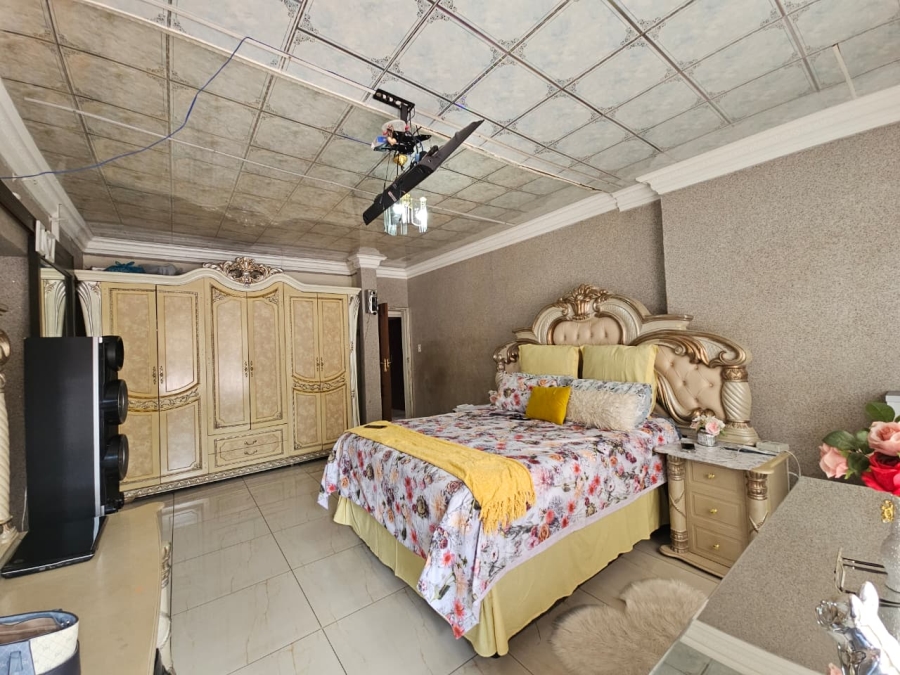 5 Bedroom Property for Sale in Pioneer Park KwaZulu-Natal