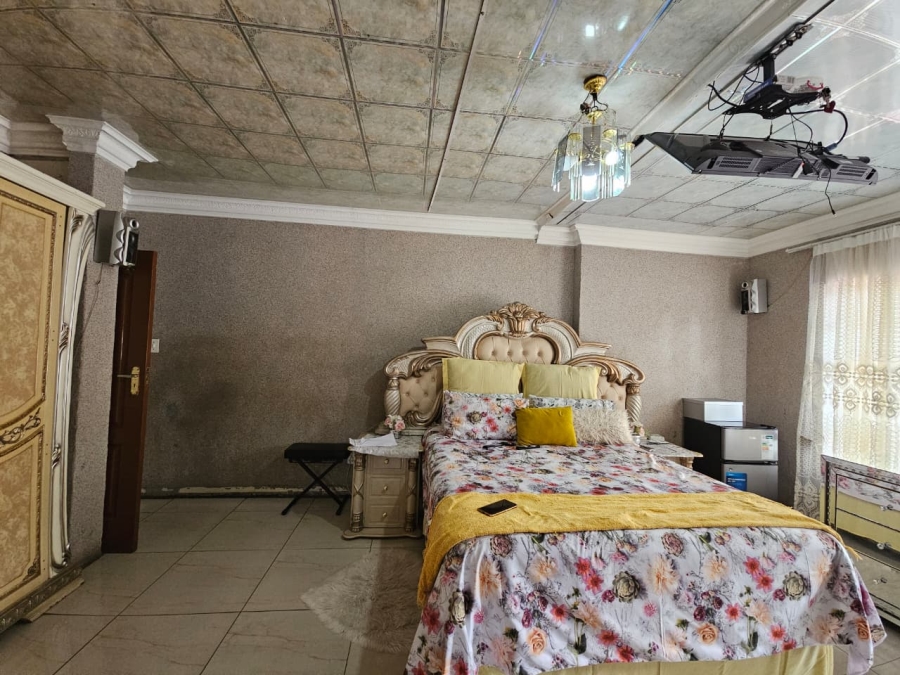 5 Bedroom Property for Sale in Pioneer Park KwaZulu-Natal