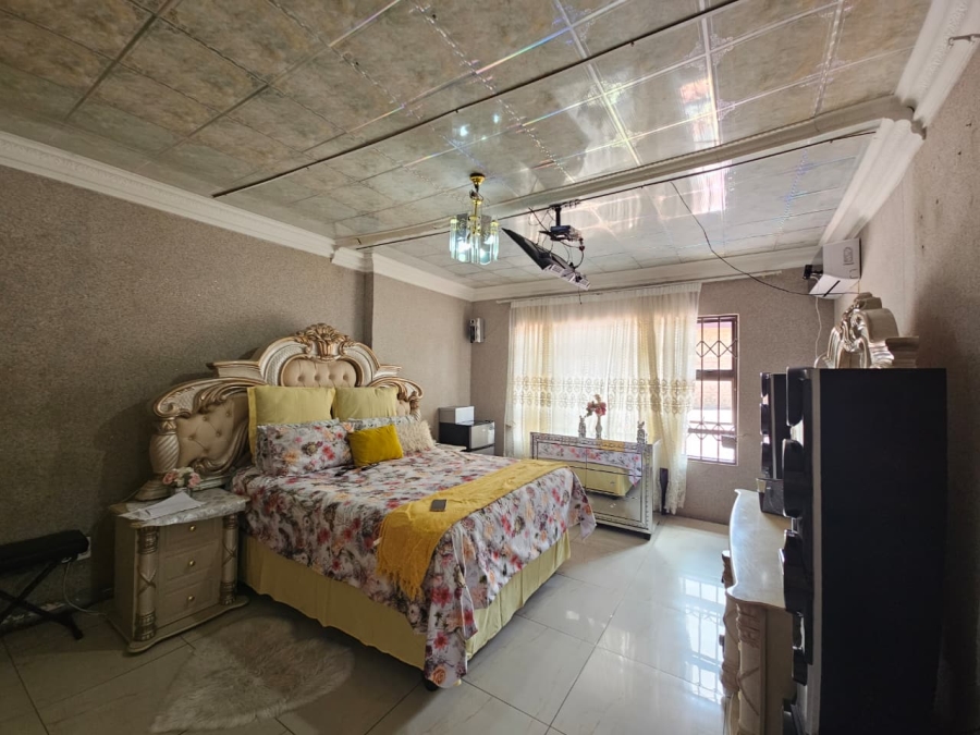 5 Bedroom Property for Sale in Pioneer Park KwaZulu-Natal