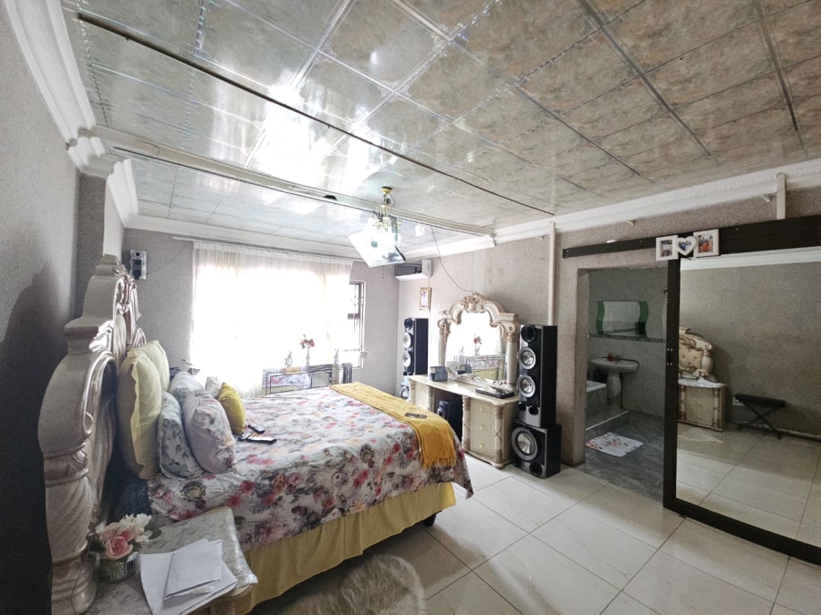 5 Bedroom Property for Sale in Pioneer Park KwaZulu-Natal