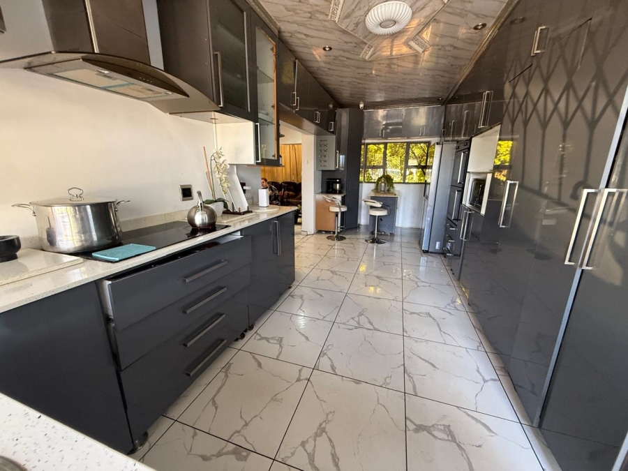 4 Bedroom Property for Sale in Scottsville KwaZulu-Natal