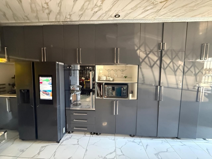 4 Bedroom Property for Sale in Scottsville KwaZulu-Natal