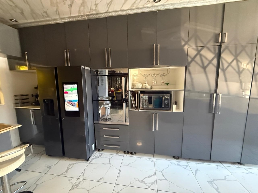 4 Bedroom Property for Sale in Scottsville KwaZulu-Natal