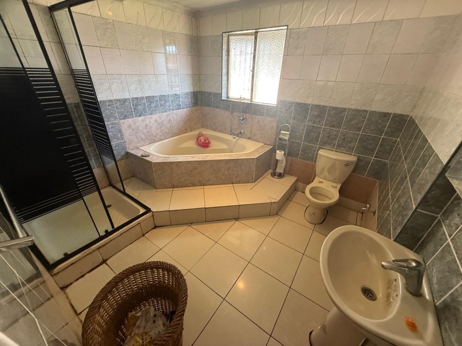 4 Bedroom Property for Sale in Scottsville KwaZulu-Natal