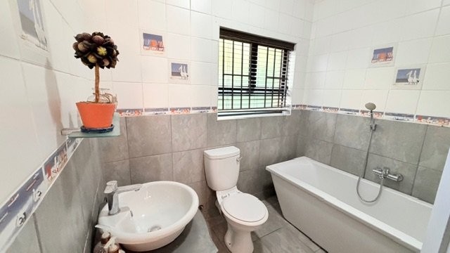 5 Bedroom Property for Sale in Trafalgar KwaZulu-Natal