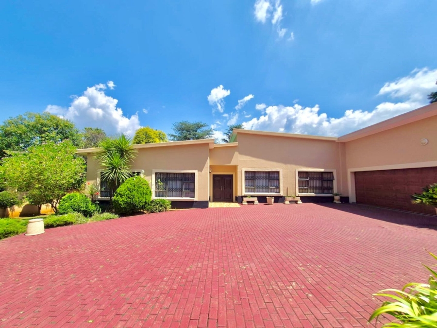 5 Bedroom Property for Sale in Signal Hill KwaZulu-Natal
