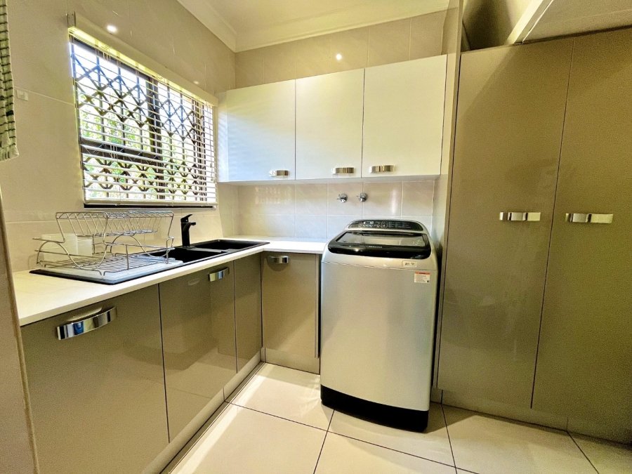 5 Bedroom Property for Sale in Signal Hill KwaZulu-Natal