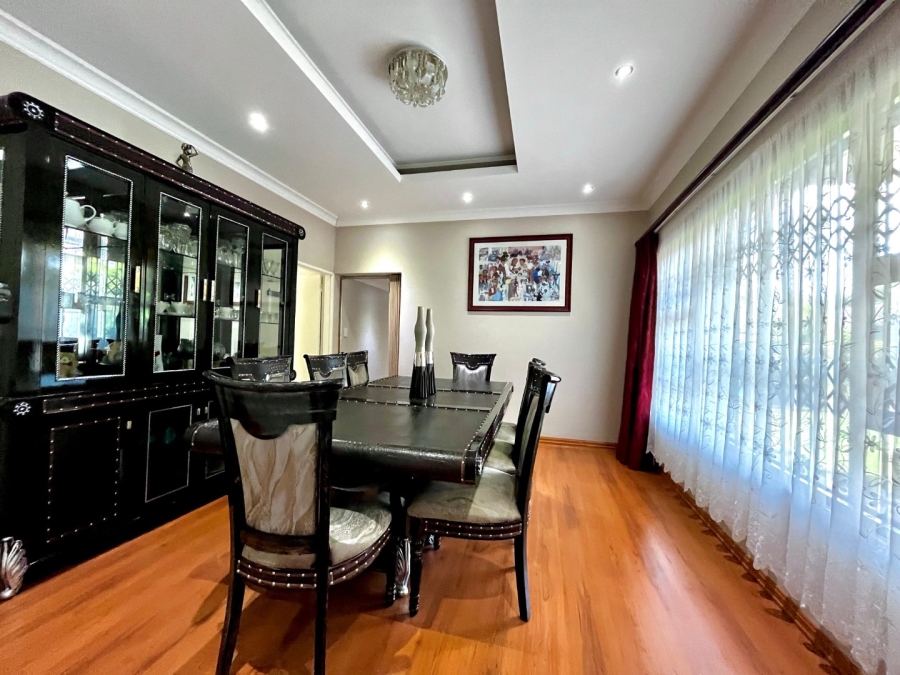 5 Bedroom Property for Sale in Signal Hill KwaZulu-Natal