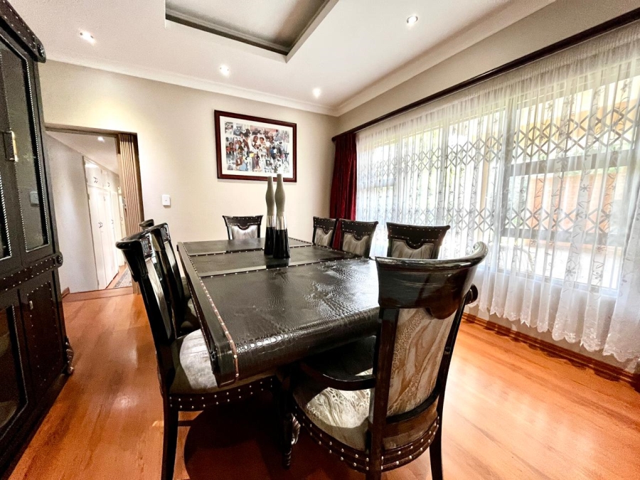 5 Bedroom Property for Sale in Signal Hill KwaZulu-Natal