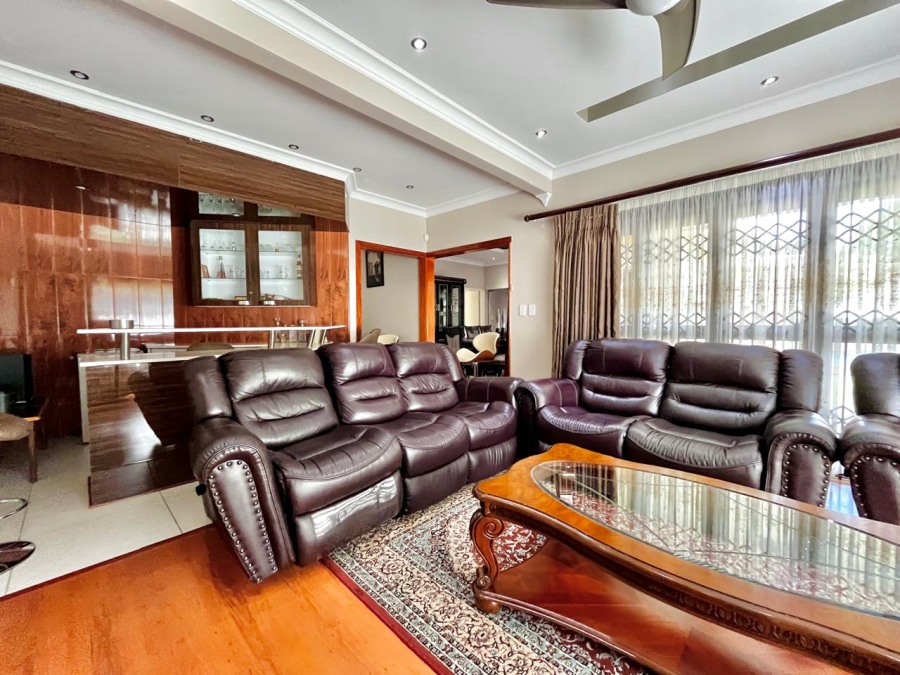 5 Bedroom Property for Sale in Signal Hill KwaZulu-Natal