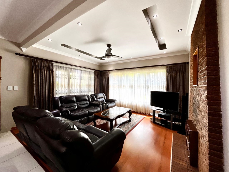 5 Bedroom Property for Sale in Signal Hill KwaZulu-Natal