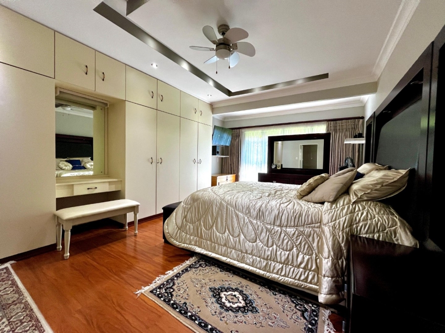 5 Bedroom Property for Sale in Signal Hill KwaZulu-Natal