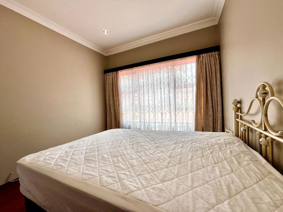 5 Bedroom Property for Sale in Signal Hill KwaZulu-Natal
