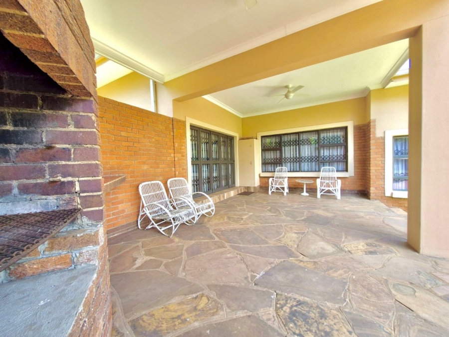 5 Bedroom Property for Sale in Signal Hill KwaZulu-Natal