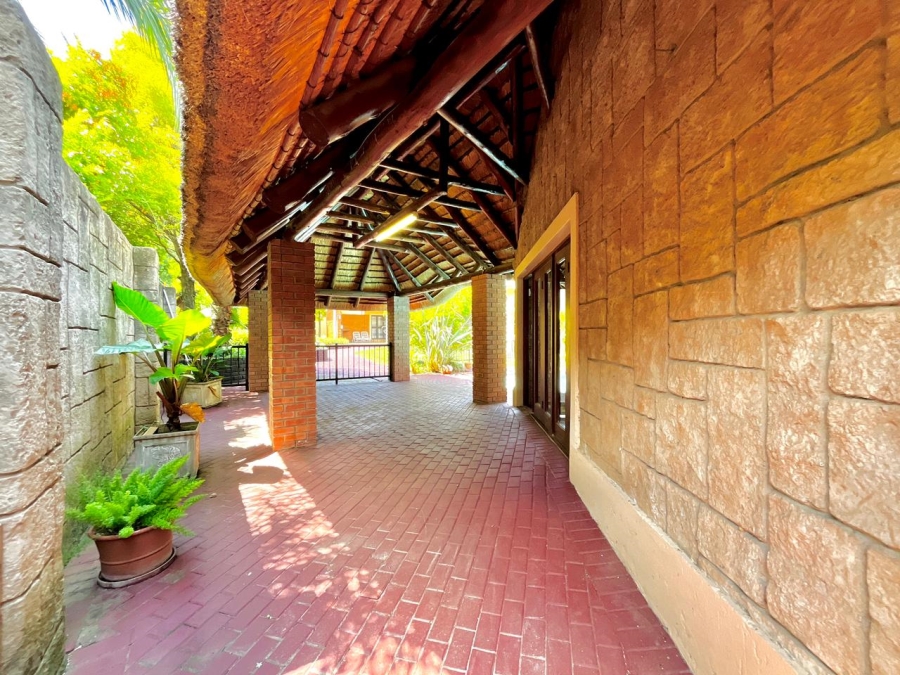 5 Bedroom Property for Sale in Signal Hill KwaZulu-Natal