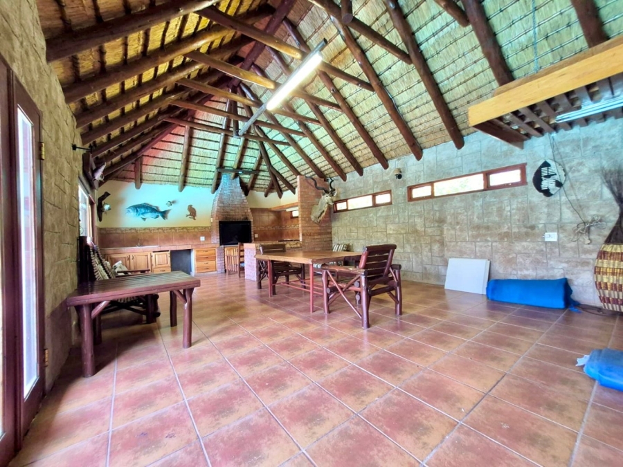 5 Bedroom Property for Sale in Signal Hill KwaZulu-Natal