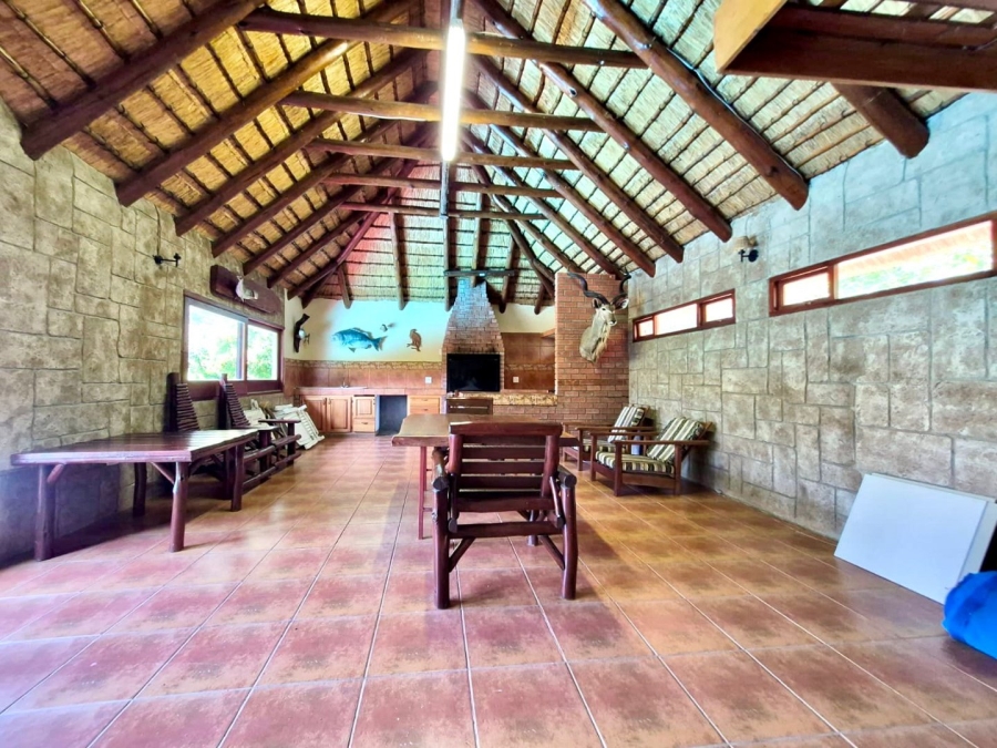 5 Bedroom Property for Sale in Signal Hill KwaZulu-Natal