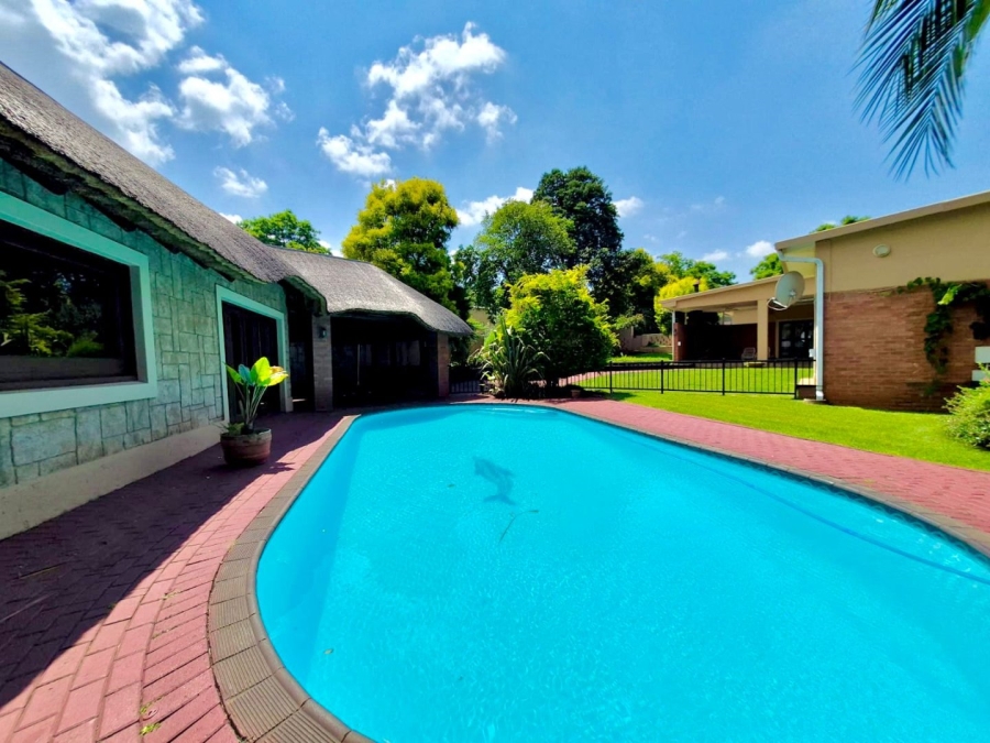 5 Bedroom Property for Sale in Signal Hill KwaZulu-Natal