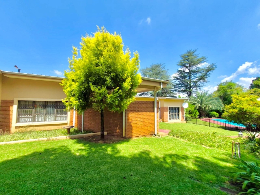 5 Bedroom Property for Sale in Signal Hill KwaZulu-Natal