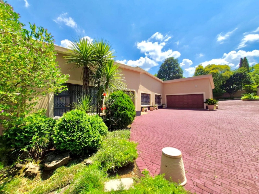 5 Bedroom Property for Sale in Signal Hill KwaZulu-Natal