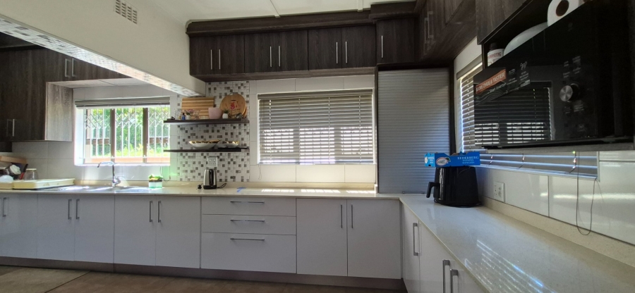 4 Bedroom Property for Sale in Parkside KwaZulu-Natal