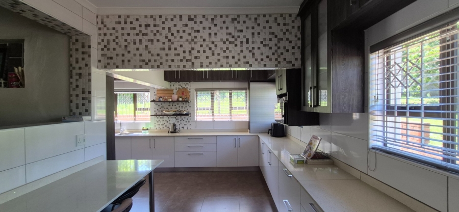 4 Bedroom Property for Sale in Parkside KwaZulu-Natal