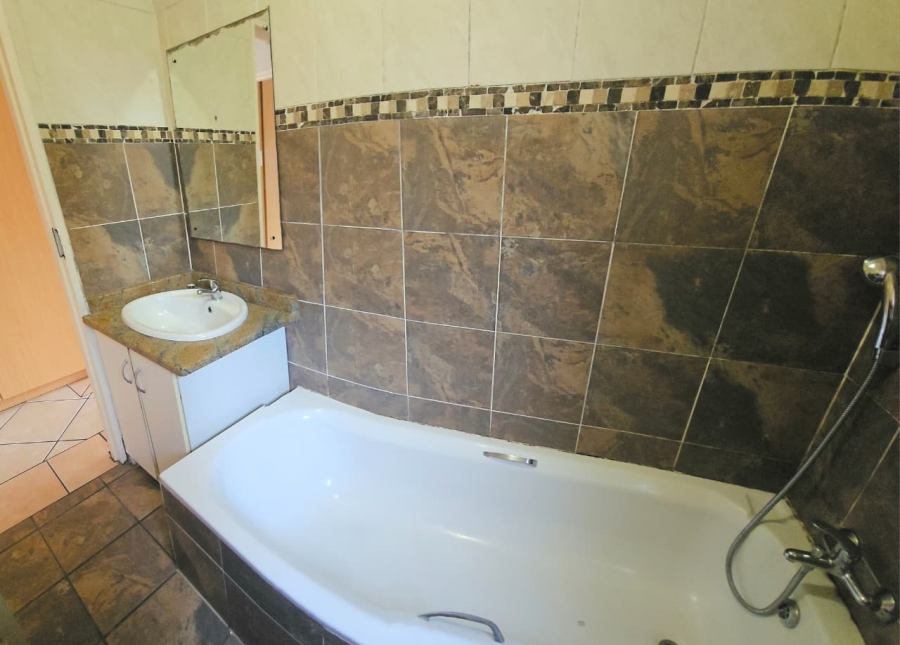 3 Bedroom Property for Sale in Huttenheights KwaZulu-Natal
