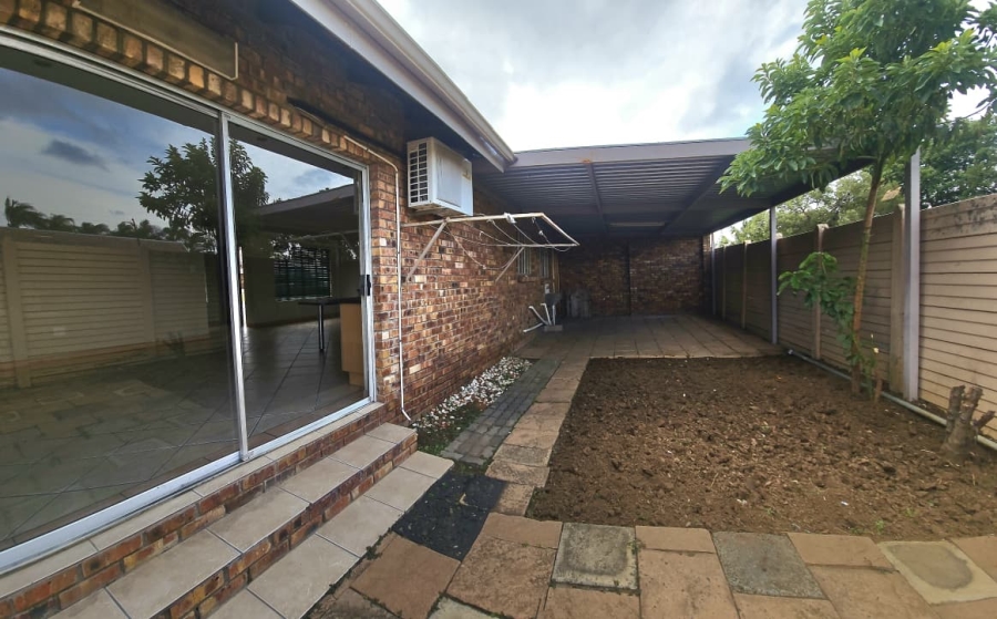 3 Bedroom Property for Sale in Huttenheights KwaZulu-Natal