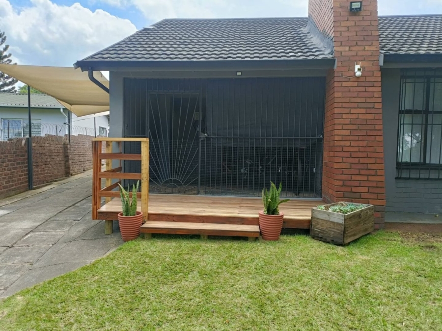 4 Bedroom Property for Sale in Sunnyridge KwaZulu-Natal