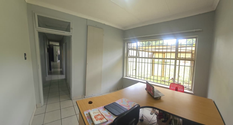 4 Bedroom Property for Sale in Sunnyridge KwaZulu-Natal