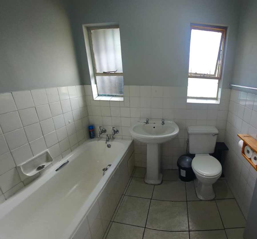 4 Bedroom Property for Sale in Sunnyridge KwaZulu-Natal