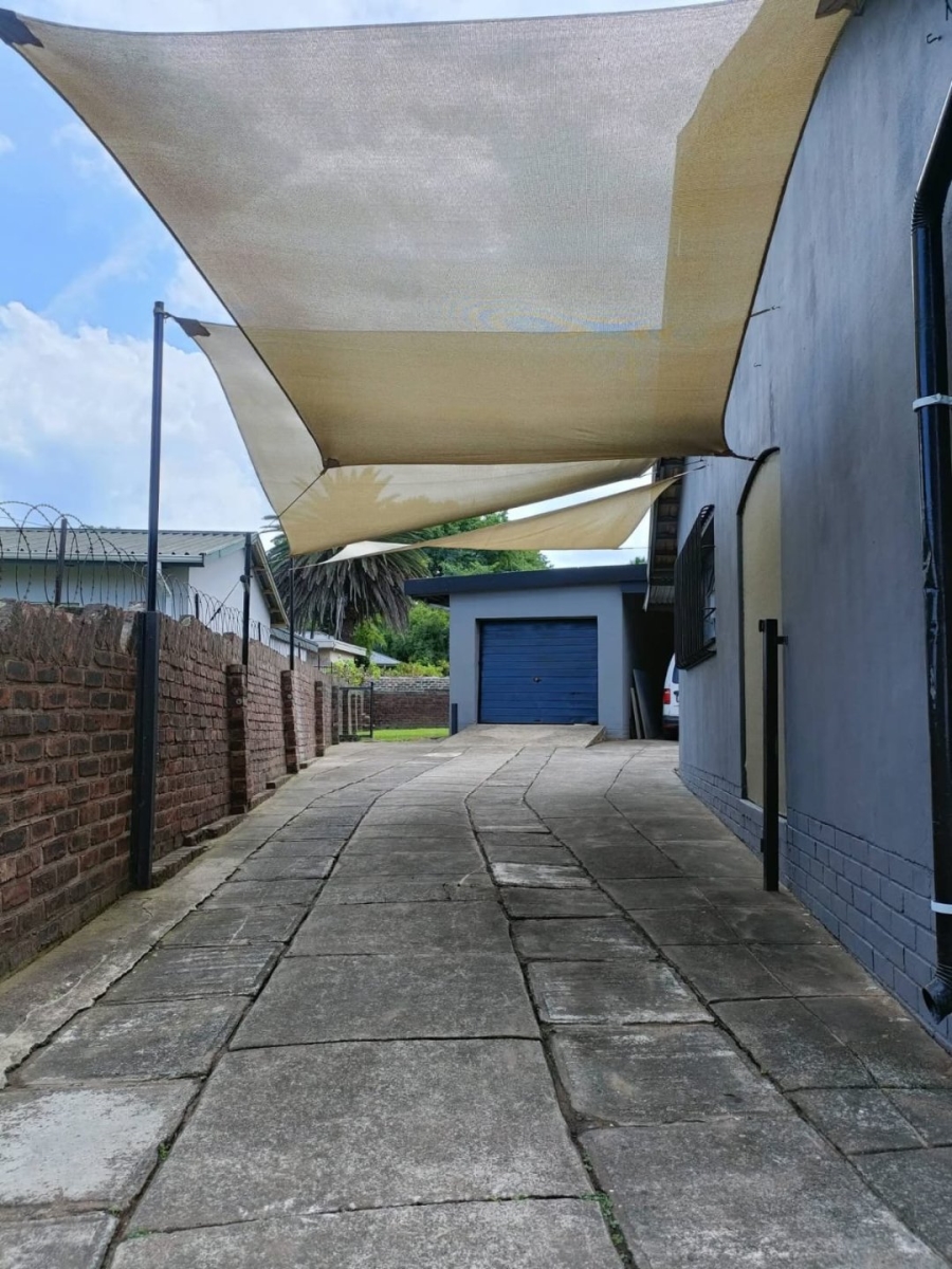 4 Bedroom Property for Sale in Sunnyridge KwaZulu-Natal