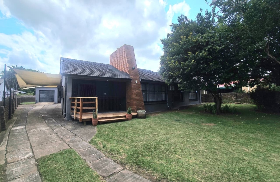 4 Bedroom Property for Sale in Sunnyridge KwaZulu-Natal
