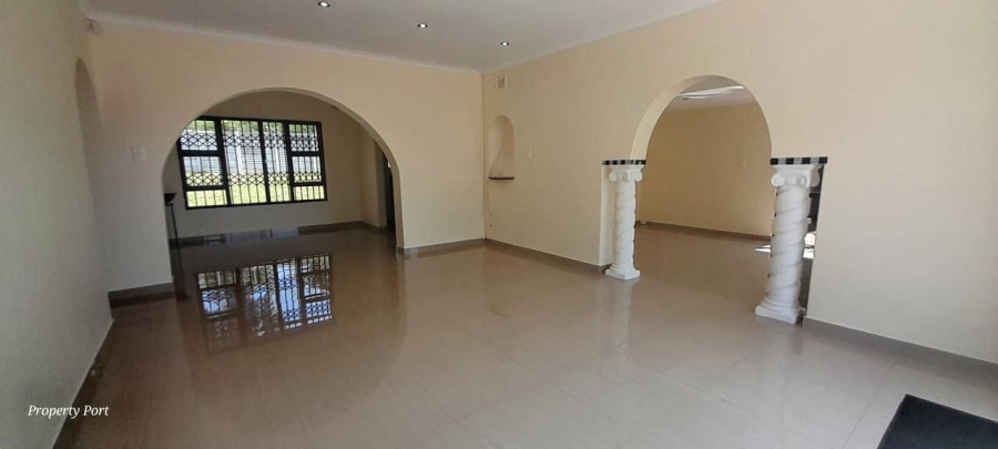 4 Bedroom Property for Sale in Oslo Beach KwaZulu-Natal