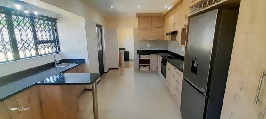 4 Bedroom Property for Sale in Oslo Beach KwaZulu-Natal