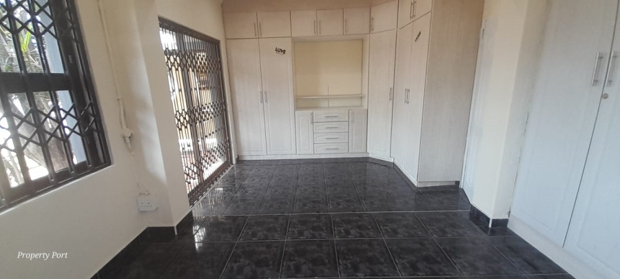 4 Bedroom Property for Sale in Oslo Beach KwaZulu-Natal