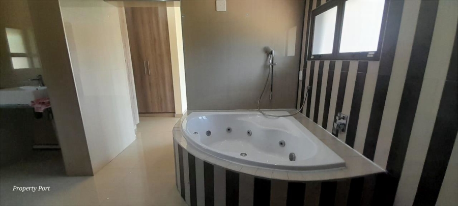 4 Bedroom Property for Sale in Oslo Beach KwaZulu-Natal