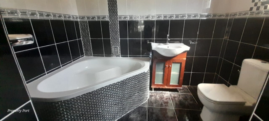 4 Bedroom Property for Sale in Oslo Beach KwaZulu-Natal