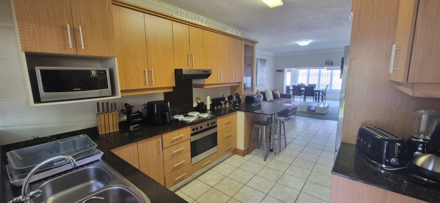 3 Bedroom Property for Sale in Uvongo Beach KwaZulu-Natal