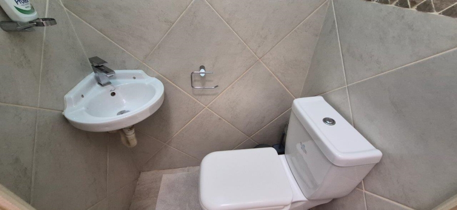 3 Bedroom Property for Sale in Uvongo Beach KwaZulu-Natal