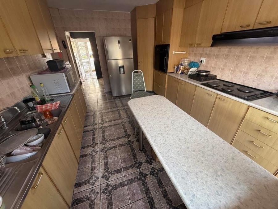 10 Bedroom Property for Sale in Mountain Rise KwaZulu-Natal