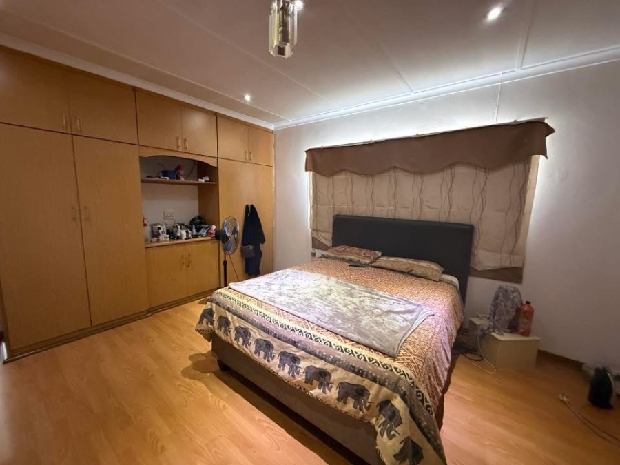 10 Bedroom Property for Sale in Mountain Rise KwaZulu-Natal