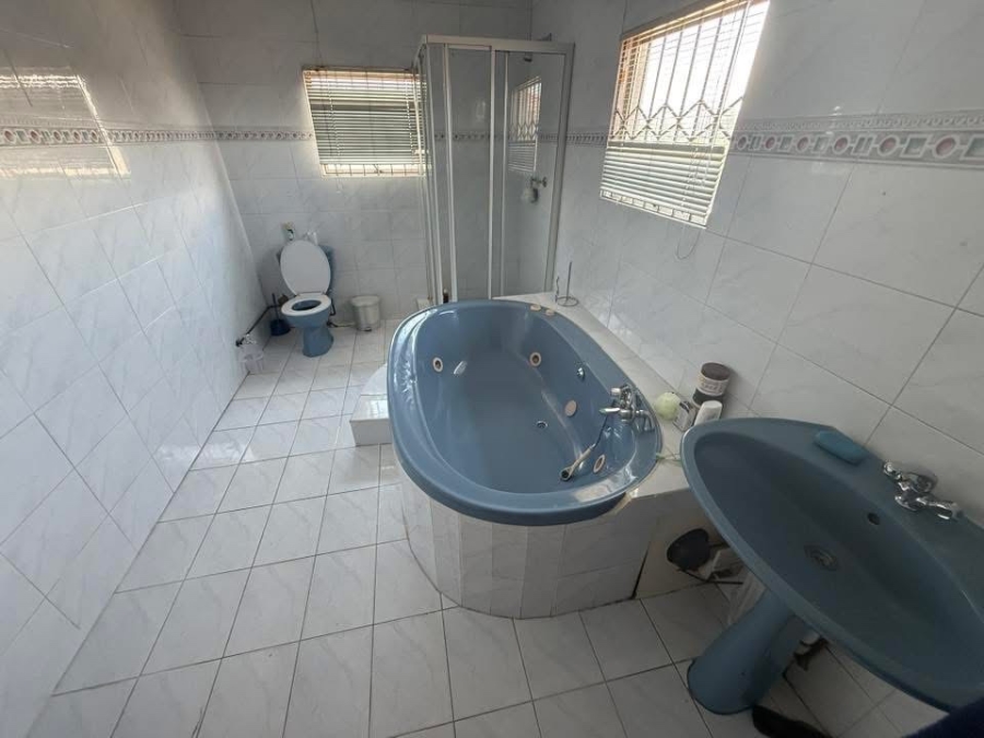 10 Bedroom Property for Sale in Mountain Rise KwaZulu-Natal